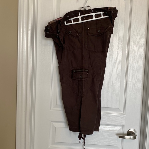 Dark brown cargo pants-capri style with removable belt-lightweight - Picture 3 of 8
